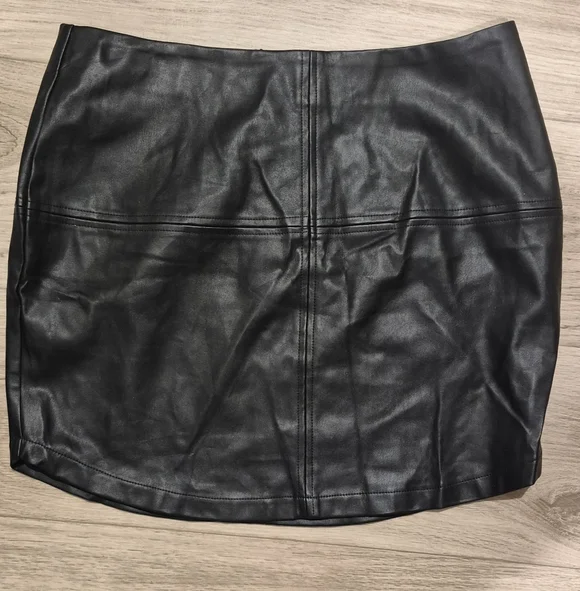 Lulus Black Faux Leather Mini Skirt - Picture 3 of 9